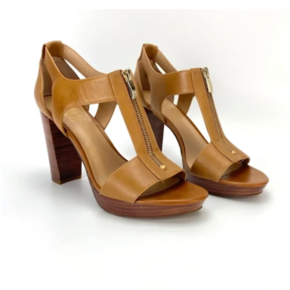 NWOT Franco Sarto Zipper Heels